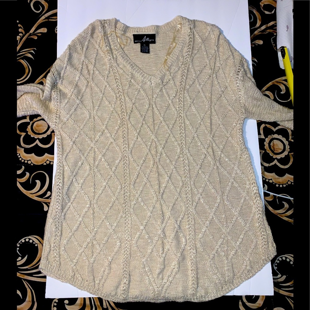 Long sleeve knit shirt